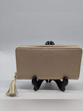 Kate Spade New York Beige Pebbled Leather Zip Around Wallet 👛✨